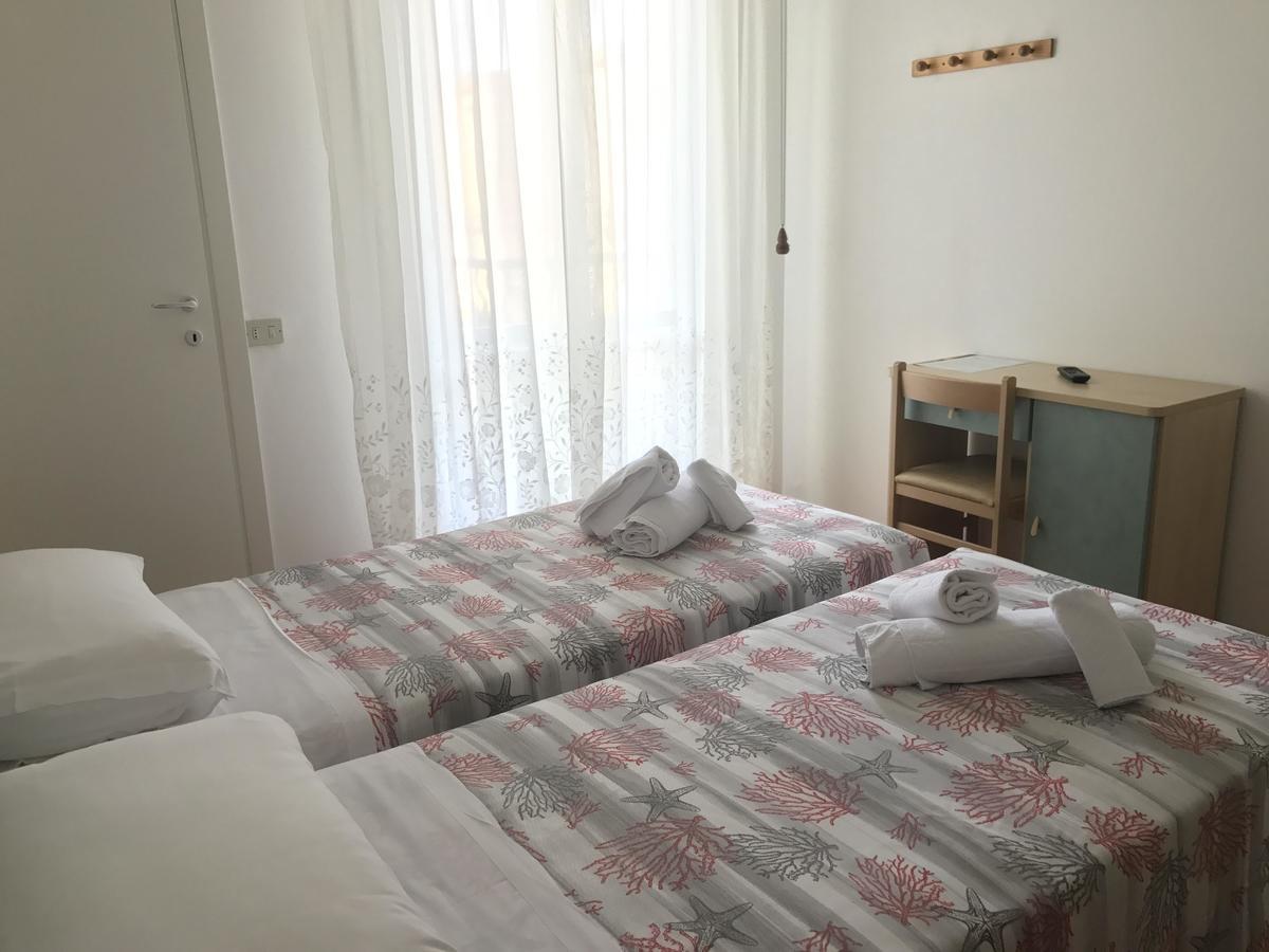 Hotel Villa Vera Rimini Extérieur photo